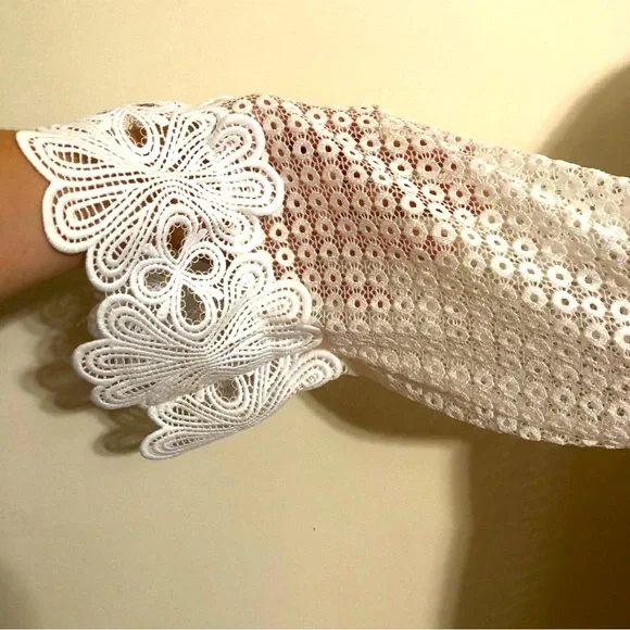 EUC! Alfani White Lace Top Size 2X - Picture 6 of 10